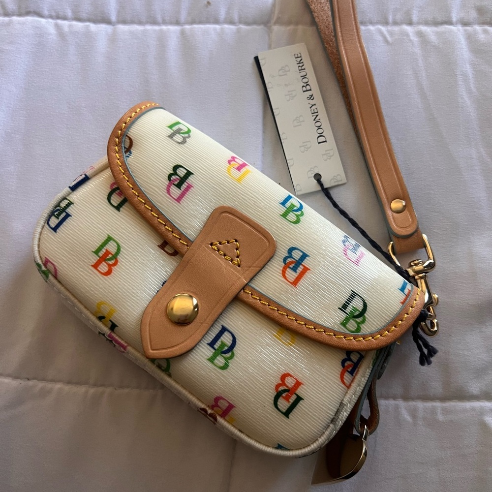 Dooney & Bourke wristlet